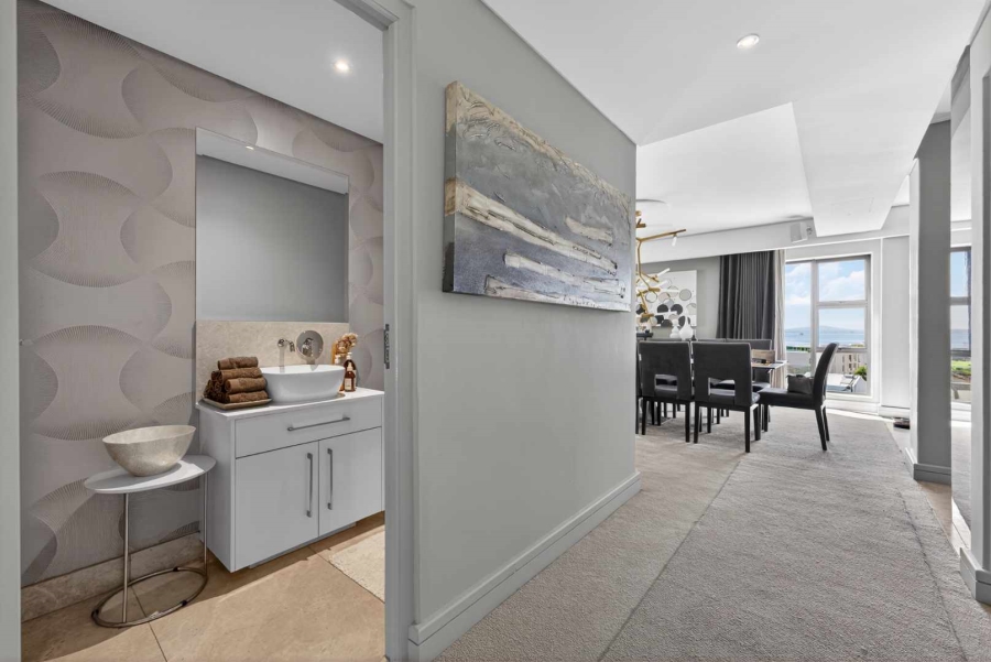 3 Bedroom Property for Sale in Sea Point Western Cape